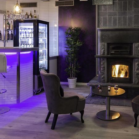 Hotell Restaurang Naemforsen Näsåker 외부 사진