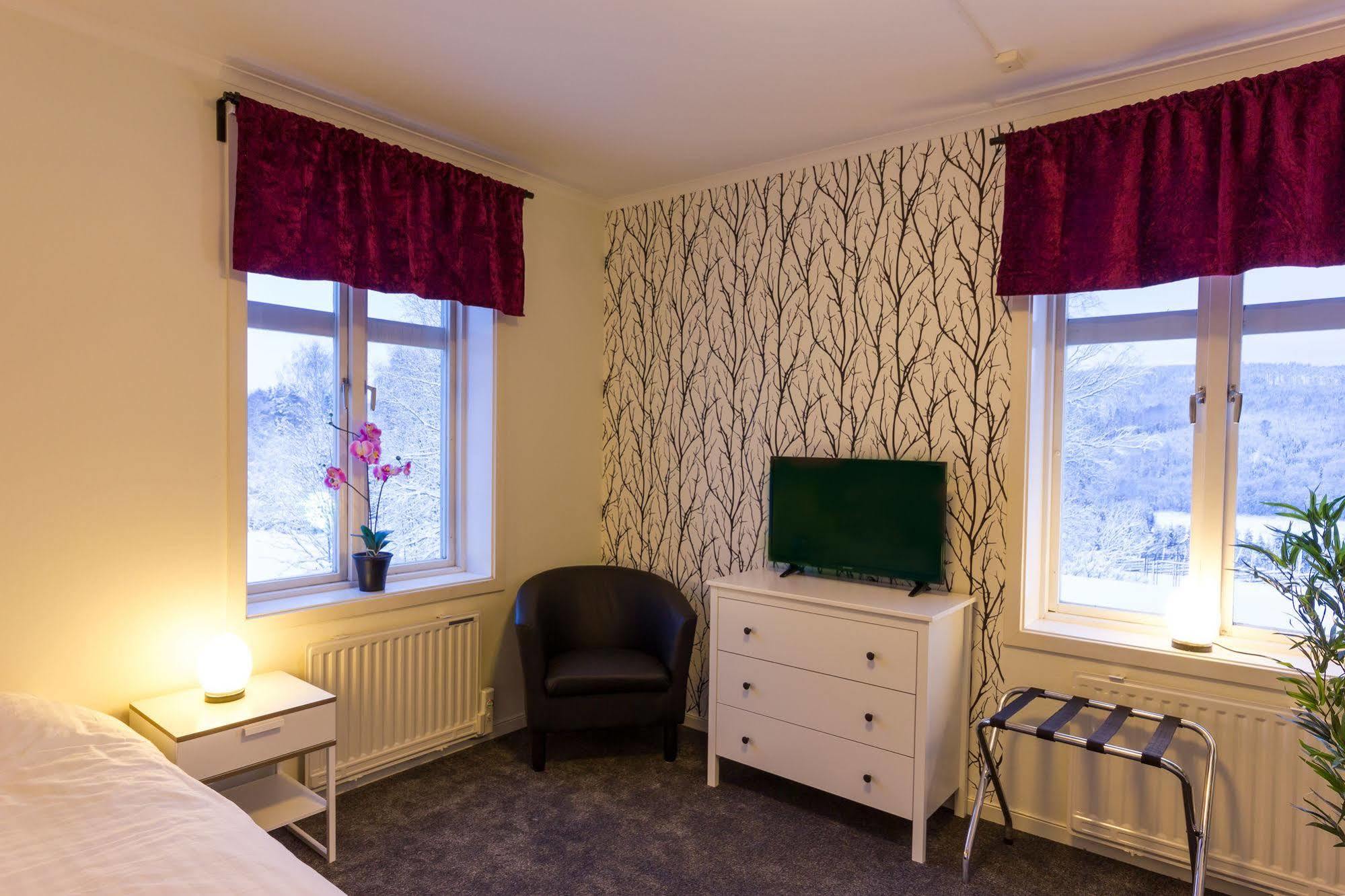 Hotell Restaurang Naemforsen Näsåker 외부 사진